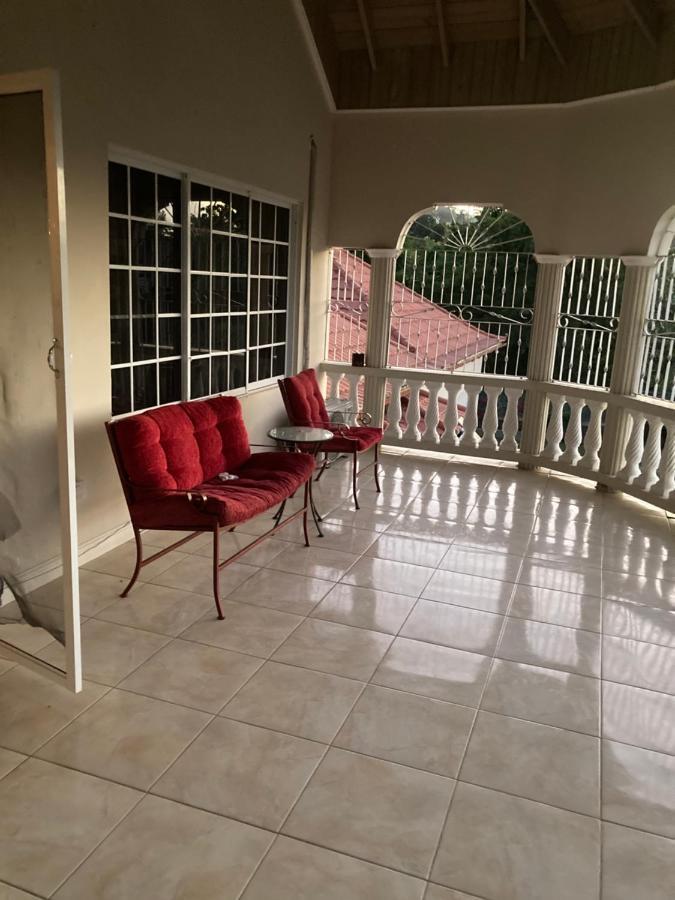 Pearlieron Place Runaway Bay Exterior photo
